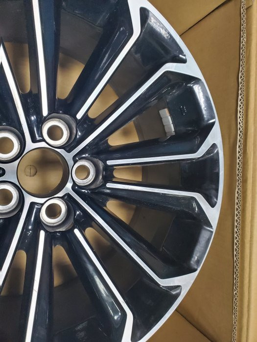 TOYOTA  2019~ ALTIS原廠鋁圈17吋 中古品