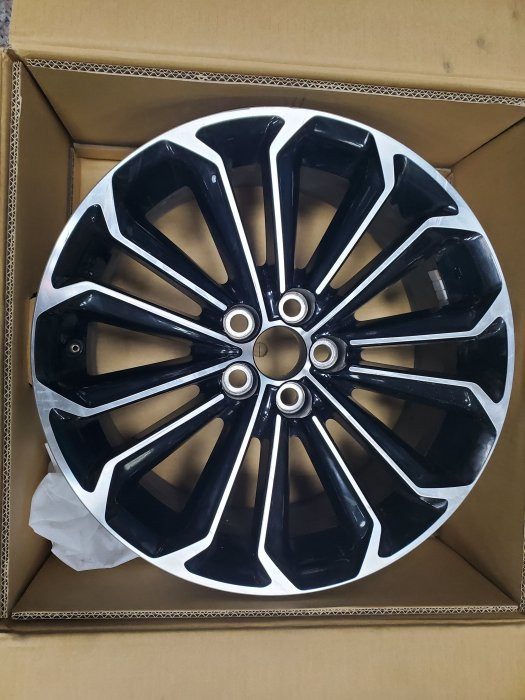 TOYOTA  2019~ ALTIS原廠鋁圈17吋 中古品